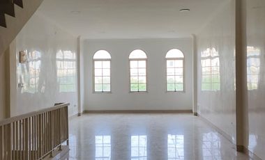 Disewakan Ruko Green Lake City 4.5 x 15 Dengan 4 Lantai Hadap Jalan Raya Harga Termurah 150 Juta/Tahun