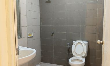 Disewakan Ruko Green Lake City Dengan 4 Lantai Dengan Ukuran 4.5 x 15 Lokasi Strategis Hadap Boulevard