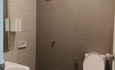 Disewakan Ruko Green Lake City Dengan 4 Lantai Dengan Ukuran 4.5 x 15 Lokasi Strategis Hadap Boulevard