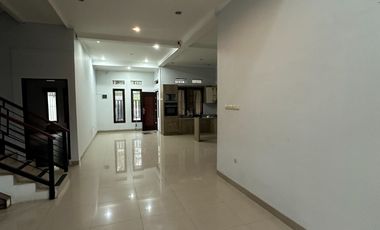 Jual cepat rumah besar di Joglo, Jakarta Barat