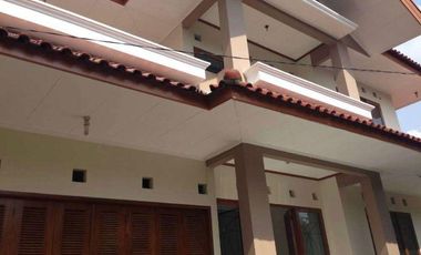 Sewa Rumah Kompleks Al Azhar Bekasi Strategis