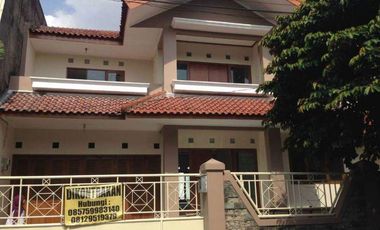 Sewa Rumah Kompleks Al Azhar Bekasi Strategis