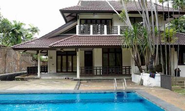 Dijual rumah mewah 2 lantai 4+2 kamar tidur lengkap dengan private pool tanah sangat Luas 1.273 meter di cipete Jakarta selatan