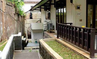 Dijual rumah mewah 2 lantai 4+2 kamar tidur lengkap dengan private pool tanah sangat Luas 1.273 meter di cipete Jakarta selatan