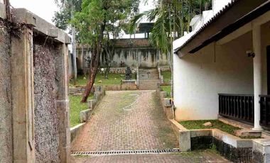 Dijual rumah mewah 2 lantai 4+2 kamar tidur lengkap dengan private pool tanah sangat Luas 1.273 meter di cipete Jakarta selatan