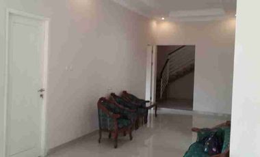 Disewakan rumah model villa