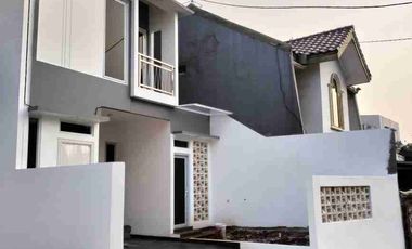 Di jual Rumah Mewah Murah 2 lt 5 menit dari Universitas UNJ rawamangun jakarta timur