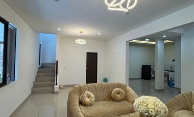 Dijual Rumah 2 Lantai di Summarecon Mutiara Makassar - Crystal Timur 3