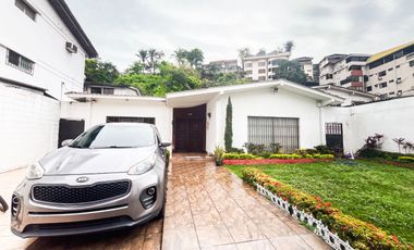 CASA EN URDESA NORTE EN VENTA