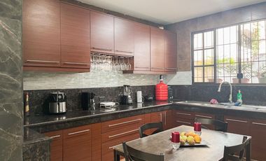 CASA EN URDESA NORTE EN VENTA