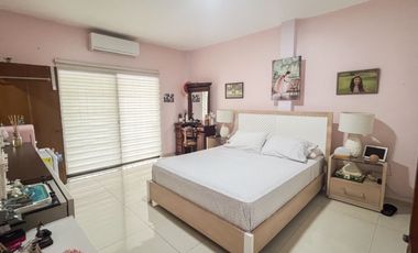 CASA EN URDESA NORTE EN VENTA