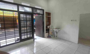 Kios 1 Lantai Cocok Buat Usaha Cafe Warkop, Travel dan  Sejenisnya, Ditebet Timur Dalam.