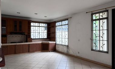 Dijual Rumah 2 Lt Luxury Home Vibes Old Money di Lippo Utara Karawaci Tangerang