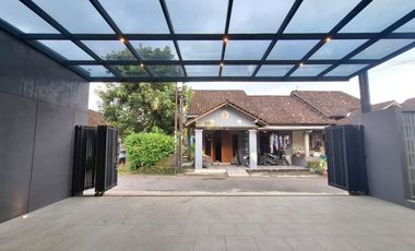 RUMAH SIAP HUNI, DESAIN KEKINIAN DEKAT CANDI SAMBISARI DI PURWOMARTANI, KALASAN