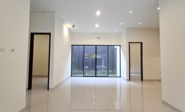 RUMAH SIAP HUNI, DESAIN KEKINIAN DEKAT CANDI SAMBISARI DI PURWOMARTANI, KALASAN