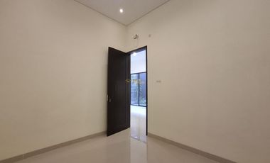 RUMAH SIAP HUNI, DESAIN KEKINIAN DEKAT CANDI SAMBISARI DI PURWOMARTANI, KALASAN