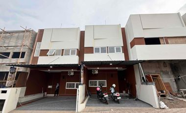 SIAPHUNI Modern 2 Lantai – Limo Cakra vista