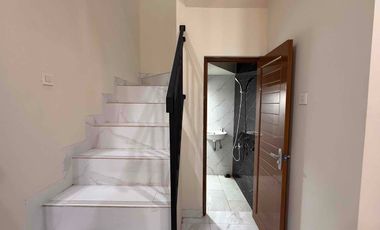 SIAPHUNI Modern 2 Lantai – Limo Cakra vista