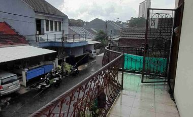 Rumah Strategis di Cluster Graha Raya – Lingkungan Asri & Nyaman Siap Nego