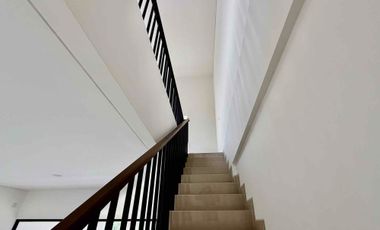 Ruko Allertone Lane 3 lantai di main boulevard