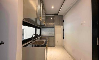 RUMAH MEWAH CLASSIC TERMURAH JAGAKARSA, JAKARTA SELATAN