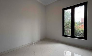 RUMAH MEWAH CLASSIC TERMURAH JAGAKARSA, JAKARTA SELATAN