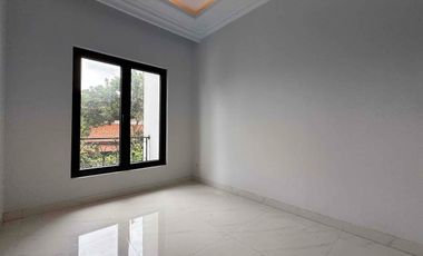 RUMAH MEWAH CLASSIC TERMURAH JAGAKARSA, JAKARTA SELATAN