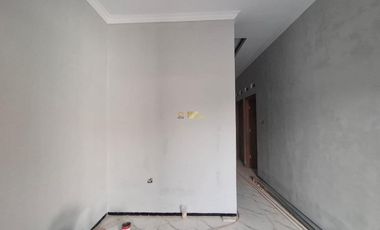RUMAH SIAP HUNI, DEKAT PASAR SIDOREJO BARU DI SELOMARTANI