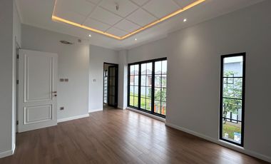 Rumah Klasik Dengan Sentuhan Modern di BSD