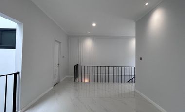 Rumah Klasik Dengan Sentuhan Modern di BSD