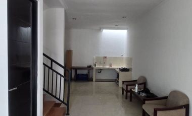 Disewakan Rumah Griya Asri Pakuwon City  SIAP HUNI ADA AC