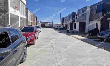 EN VENTA CASA EN PACHUQUILLA,  3 RECÁMARAS, EQUIPADA.