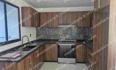 EN VENTA CASA EN PACHUQUILLA,  3 RECÁMARAS, EQUIPADA.