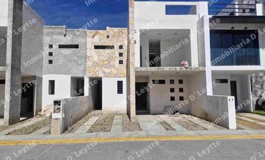 EN VENTA CASA EN PACHUQUILLA,  3 RECÁMARAS, EQUIPADA.