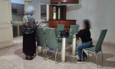 Disewakan Rumah Cozy dan Sangat Strategis Raffles Hills Cibubur