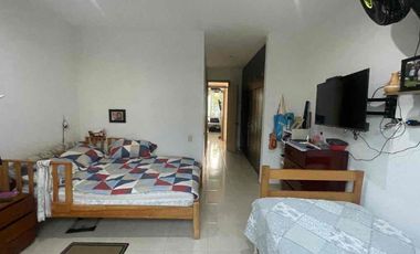 se vende casa de  1 piso en el castillo