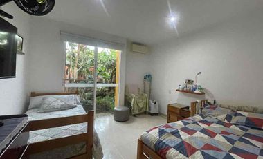 se vende casa de  1 piso en el castillo