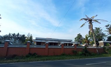 Dijual Lelang Villa Raya Mojopahit Watu Ulo Jember Dekat Pantai