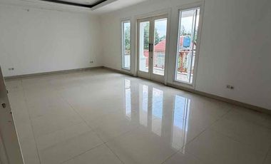 townhouse. super. terjangkau.  dekat citos.      hrg.  super. obral