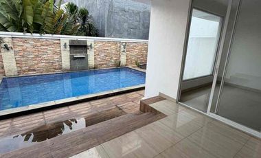 townhouse. super. terjangkau.  dekat citos.      hrg.  super. obral