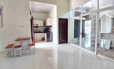 Disewakan Strategis & Nyaman, Rumah Tinggal + Kantor 2 Lantai Siap Huni & Semi Furnished, Sinduharjo, Ngaglik, Sleman