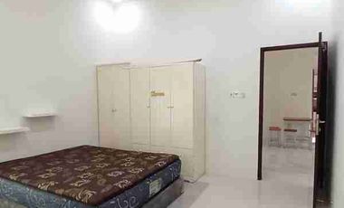 Disewakan Strategis & Nyaman, Rumah Tinggal + Kantor 2 Lantai Siap Huni & Semi Furnished, Sinduharjo, Ngaglik, Sleman