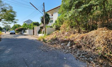 Land for Sale Near the Beach – Prime Location on Naeb Kehardt Road, Hua Hin. Rare Small Plot, Ideal for a Holiday Home