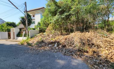 Land for Sale Near the Beach – Prime Location on Naeb Kehardt Road, Hua Hin. Rare Small Plot, Ideal for a Holiday Home
