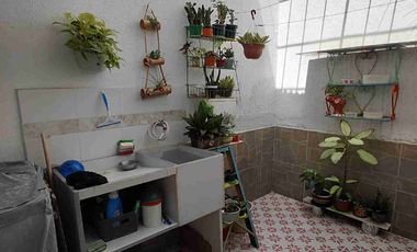 VENDO FLORIDABLANCA CASA  PEATONAL  4 ALCOBAS BARRIO SAN BERNARDO.