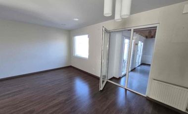 SE ARRIENDA CASA CONDOMINIO PARQUE ANTUMALAL