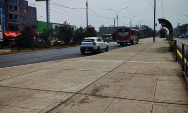VENDO TERRENO  COMERCIAL DE 1094 M2 EN PLENA AV. CARLOS IZAGUIRRE SMP
