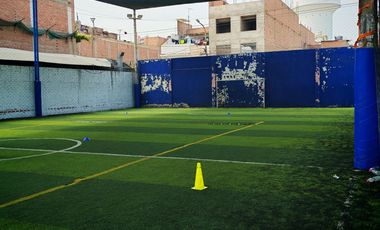 VENDO TERRENO  COMERCIAL DE 1094 M2 EN PLENA AV. CARLOS IZAGUIRRE SMP