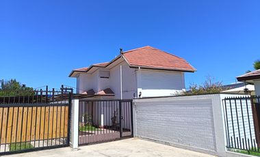 Casa en Venta,  5 dormitorios y piscina, ubicación central, en La Serena