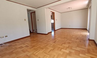 Casa en Venta,  5 dormitorios y piscina, ubicación central, en La Serena